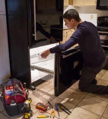 How to repair a refrigerator light that isn't working